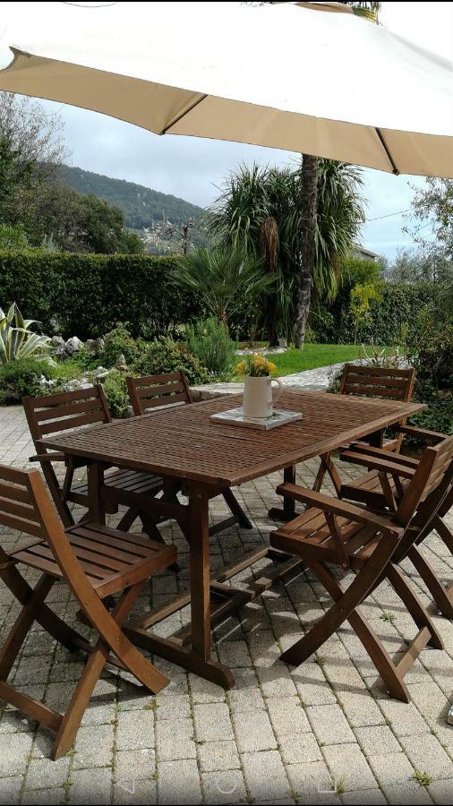 Formia, suite con splendido giardino Exterior foto